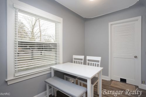 635 Mile Rd, Grand Rapids MI 49525-2105 exterior