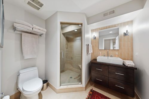 3524 Oakley Ave, Chicago IL 60609-1062 exterior