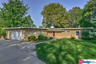 260 Skyline Dr, Omaha NE  68022-1788 exterior