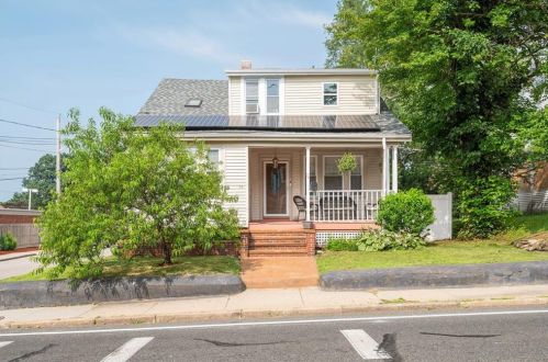 24 Fruit Hl, Providence RI 02911-2823 exterior