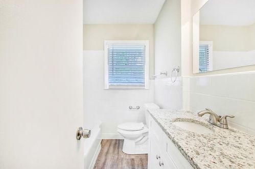 2246 Collins Dr, Atlanta GA  30344-1008 exterior