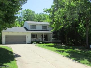 5925 Stephanie Ln, Cleveland, OH 44139-1969