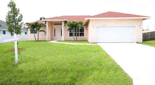 1234 Santiago Ave, Fort Pierce, FL 34953-5032
