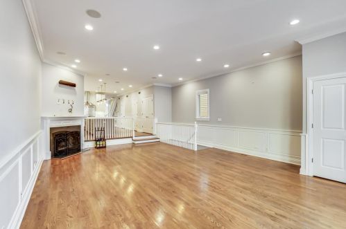 5056 Claremont Ave, Chicago IL  60625-1810 exterior