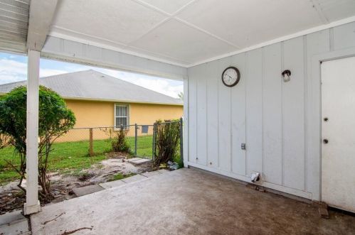 821 Walters Ter, Fort Pierce FL  34983-3962 exterior