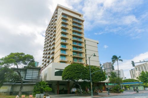 2045 Kalakaua Ave, Honolulu HI 96815-5118 exterior