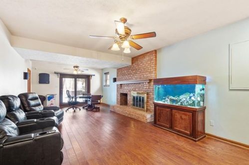 2587 Rossmoor Dr, Pittsburgh PA 15241-2581 exterior