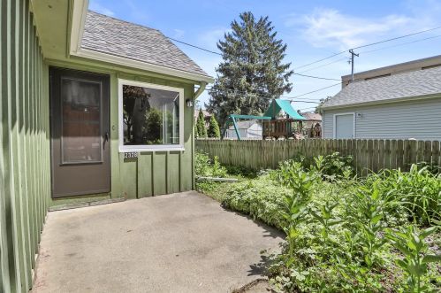 2328 85, Milwaukee WI 53226-1909 exterior