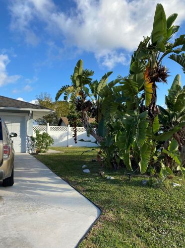 303 Byron St, Fort Pierce, FL 34983-1622