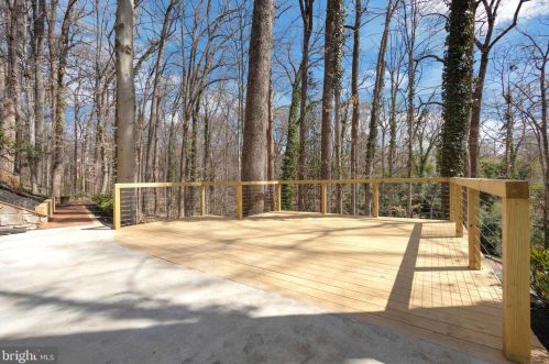 6107 Benalder Dr, Bethesda MD  20816-1007 exterior