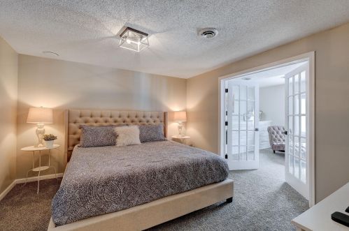 1104 Autumn Dr, Saint Paul MN 55125-8616 exterior