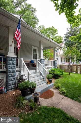 112 Raymond Ave, Alexandria VA  22301-1140 exterior