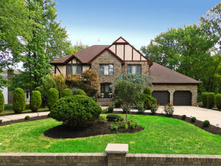 450 Grove Ave, Edison, NJ 08820-3612