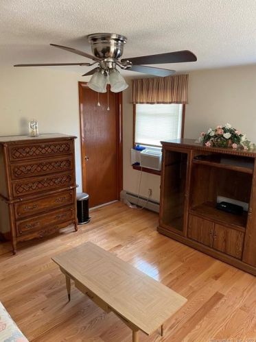 43 Grandview St, New Britain CT 06053-3048 exterior