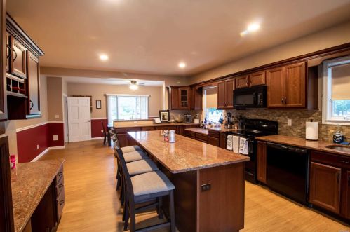 1000 Smithtown Ave, Bohemia NY 11716-2179 exterior