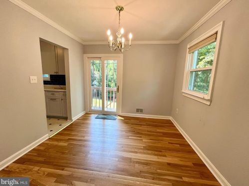 5027 Eskridge Ter, Washington DC  20016-3444 exterior