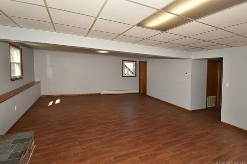 66 Kibbe Rd, Ellington CT 06029-2511 exterior