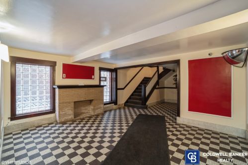 6829 Paxton Ave, Chicago IL 60649-3212 exterior