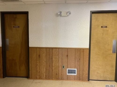 153 Cambridge St, Valley Stream NY  11581-2626 exterior