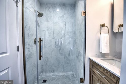 1107 52 St, Philadelphia PA 19143-4217 exterior