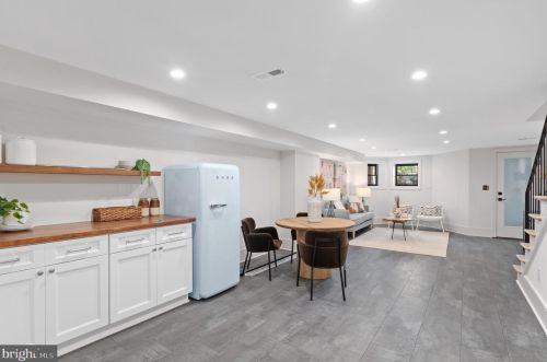 1744 T St, Washington DC 20009-7102 exterior