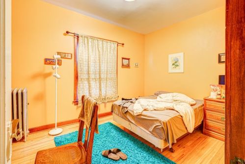 4937 Monticello Ave, Chicago IL 60647-1132 exterior