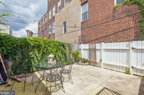 2203 Ellsworth St, Philadelphia PA 19146-2812 exterior