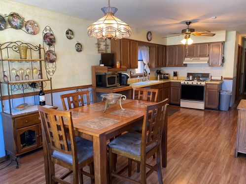 11631 Avenue, Chicago, IL 60617