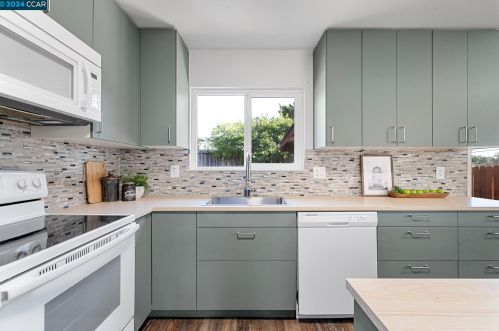 3659 Edmonton Way, Concord CA  94520-1407 exterior