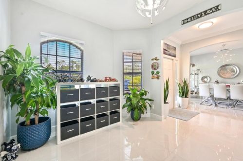 2080 20th Ave, Naples, FL 34120-5430