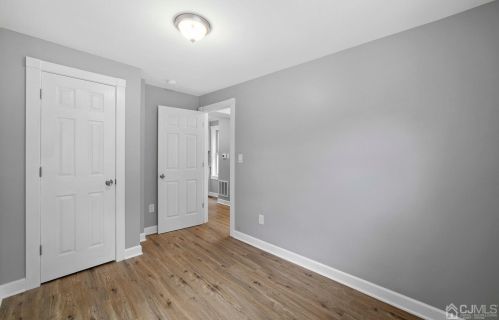 47 Harrison Ave, Edison NJ  08837-3430 exterior