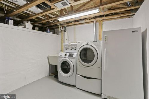 121 6 St, Washington DC 20002-2215 exterior