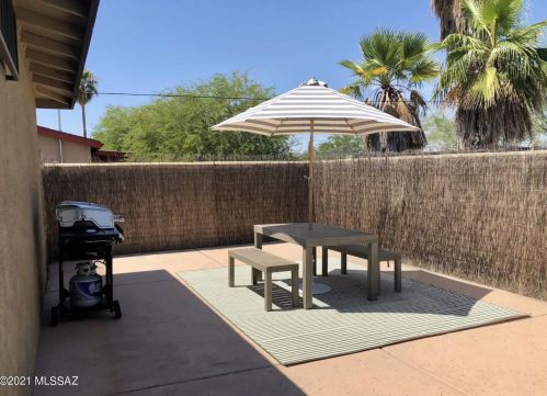 449 Lester St, Tucson AZ 85705-8923 exterior