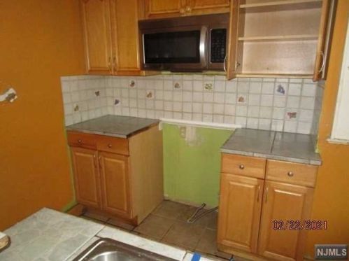 360 9th Ave, Paterson NJ 07506-1551 exterior