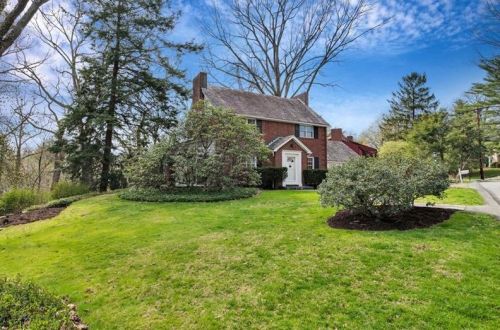 122 Pasadena Dr, Pittsburgh, PA 15215-1913