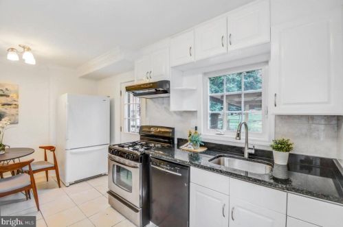 11929 Centerhill St, Silver Spring MD 20902-1155 exterior