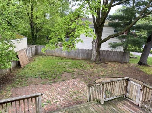 1 Franklin St, Manchester CT 06040-4346 exterior