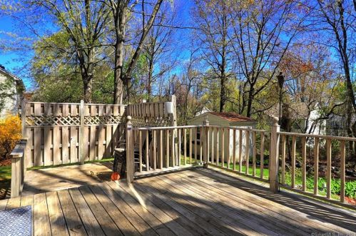 31 Lookout Hl Rd, Milford CT 06461-1878 exterior