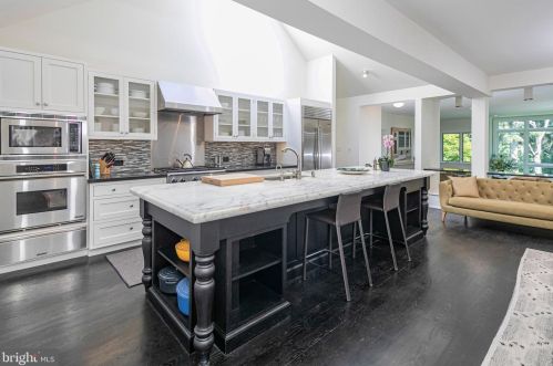 307 Edgerstoune Rd, Princeton NJ 08540-6716 exterior