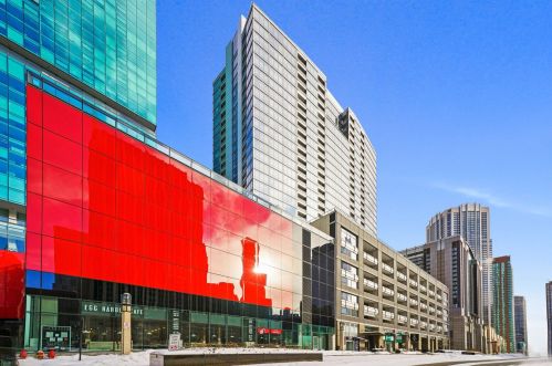 240 Illinois St, Chicago IL 60611-5063 exterior