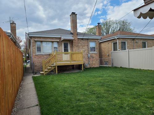 6217 Nagle Ave, Chicago IL  60638-4207 exterior