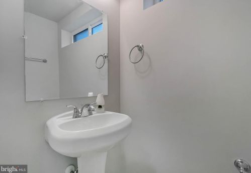 2529 18th St, Washington DC 20003-1607 exterior