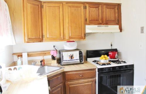 34 Garfield Park, Edison NJ exterior