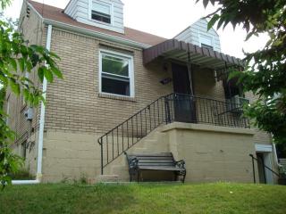845 Meadow Dr, Pittsburgh PA  15122-1224 exterior