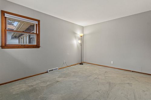 9826 Langlade St, Milwaukee WI 53225-1014 exterior