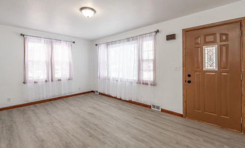 820 91st St, Milwaukee WI  53214-2845 exterior