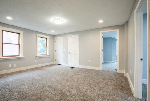 56 James St, Springfield MA 01105-1416 exterior