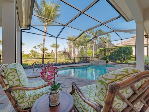 7682 Mulberry Ln, Naples FL exterior