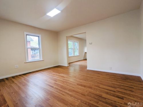 177 Easy St, Edison NJ  08817-5230 exterior