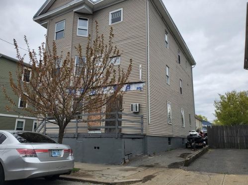 113 Colfax St, Providence, RI 02905-1726